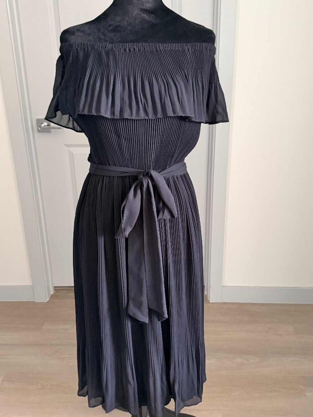 Michael Kors Womens Midi Dress Chiffon Off Shoulder Pleated Black Size M Party